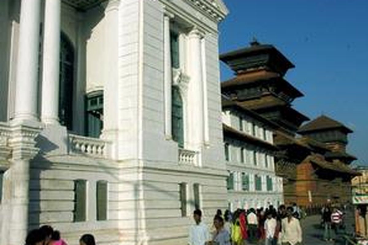 Lapangan Basantpur di dekat Hanuman Dhoka. 