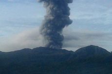 Gunung Dukono Semburkan Abu Setinggi 1.000 Meter