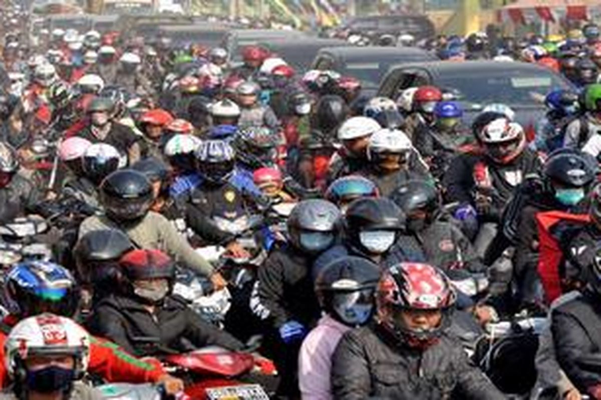 Ilustrasi. Pemudik sepeda motor.