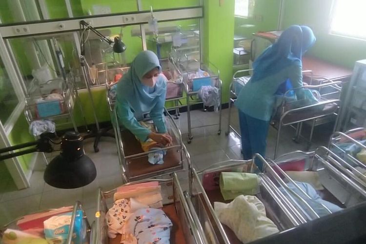 Sebanyak 9 bayi lahir saat HUT ke-77 Kemerdekaan RI, di Rumah Sakit Pelengkap Medical Center (RS PMC) Kabupaten Jombang, Jawa Timur.