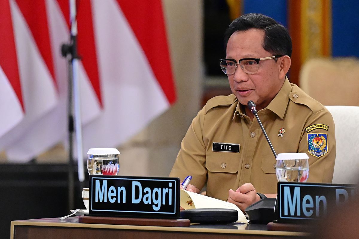 Menteri Dalam Negeri (Mendagri) Muhammad Tito Karnavian dalam acara Pengarahan Presiden RI kepada Kepala Daerah se-Papua dan KEPP-OKP di Istana Negara, Jakarta, Selasa (16/12/2025).