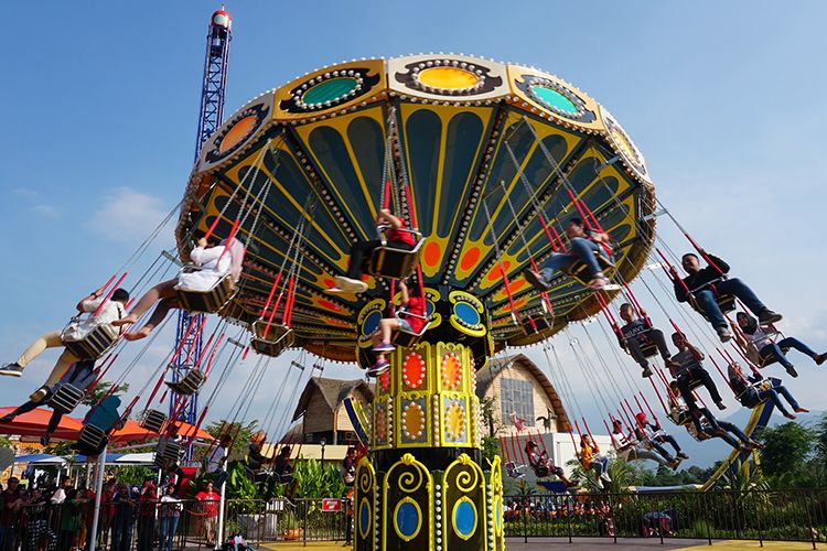 Salah satu wahana di Saloka Theme Park, taman rekreasi yang berada di Semarang, Jawa Tengah