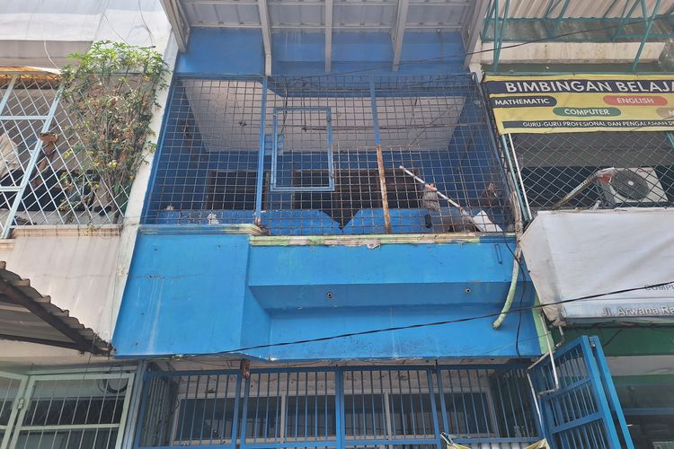 Kondisi indekos tempat bocah perempuan berinisial AR (8) ditemukan tewas di Penjagalan, Penjaringan, Jakarta Utara, Minggu (21/9/2025).