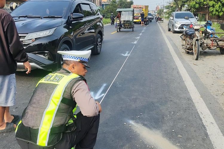 Becak Berisi Satu Keluarga Ditabrak Mobil di Medan, Korban Terpental 7 Meter dan Meninggal Dunia