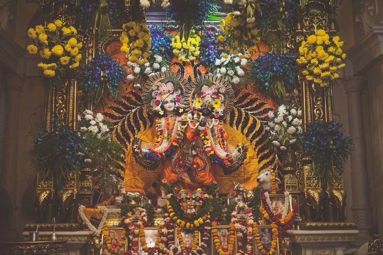 Kuil Hare Krishna di Vrindavan. Alasan kenapa India disebut Vrindavan karena kota itu terkenal sebagai tempat lahirnya Dewa Krishna.