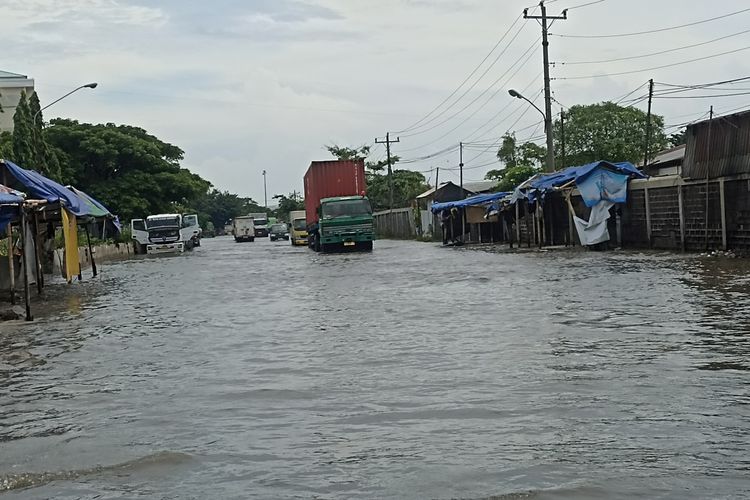Banjir di Terminal Terboyo Semarang, Jawa Tengah pada Senin 18 Maret 2024.