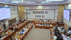 Yang Perlu Diwaspadai dari RUU Polri