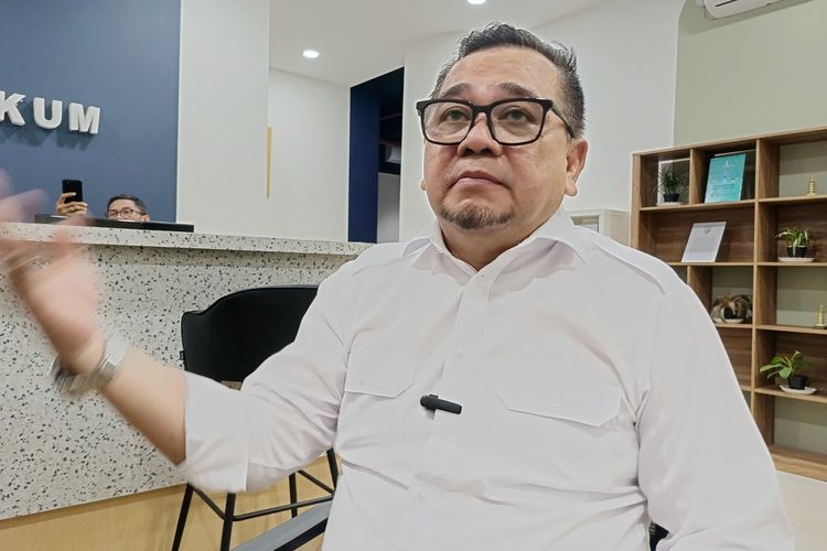 Widodo Bayu Ajie, juru bicara keluarga Kacab Bank BRI ditemui wartawan di Dramaga, Kabupaten Bogor