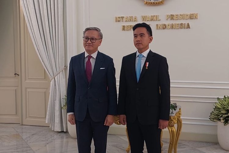 Gibran Bertemu Wakil PM Laos, Jajaki Kerja Sama Ekonomi hingga Keamanan