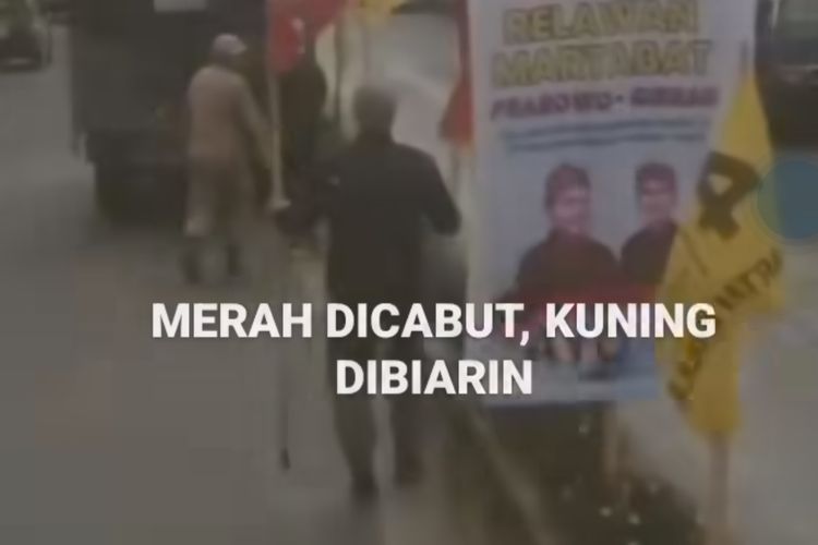 Tangkapan layar video Satpol PP cabut bendera PDI-P di Dairi, Sumut. Sementara bendera milik parpol lain dibiarkan. 