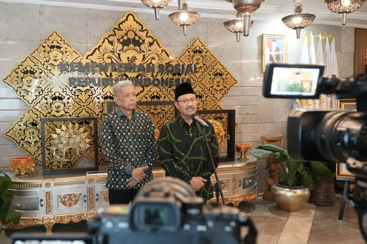 Menteri Sosial (Mensos) Saifullah Yusuf dalam konferensi pers di Kantor Kemensos, Kamis (31/7/2025).