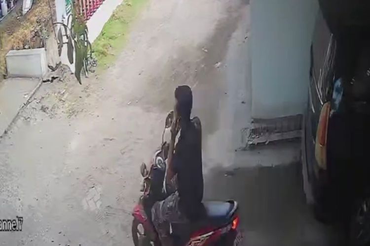 Pelaku pencurian motor milik relawan PMI di Bangkalan. 