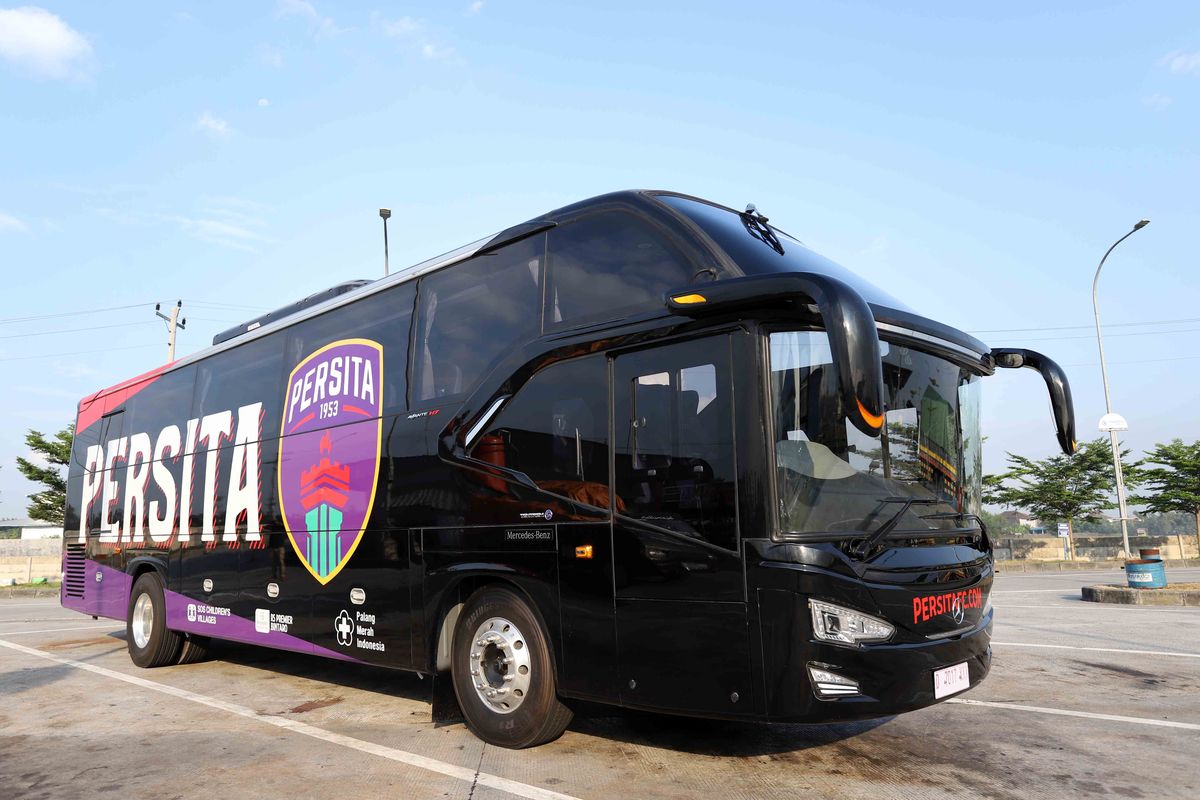 Bus baru Persita Tangerang berjenis Mercedes Benz OH 1526 produksi 2019 tipe karoseri Avante H7 dengan 40 tempat duduk yang langsung didatangkan dari Malang, Jawa Timur.