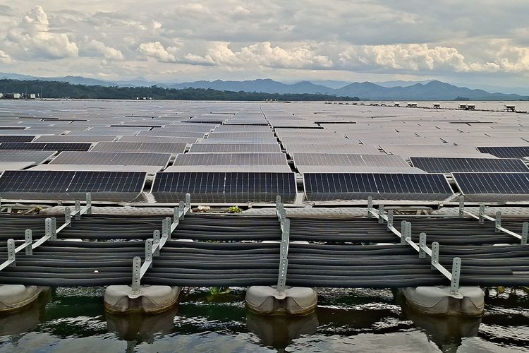 Dari Solar ke Matahari, Pemerintah Bidik PLTS 100 GW dan Hemat Rp 73,9 T