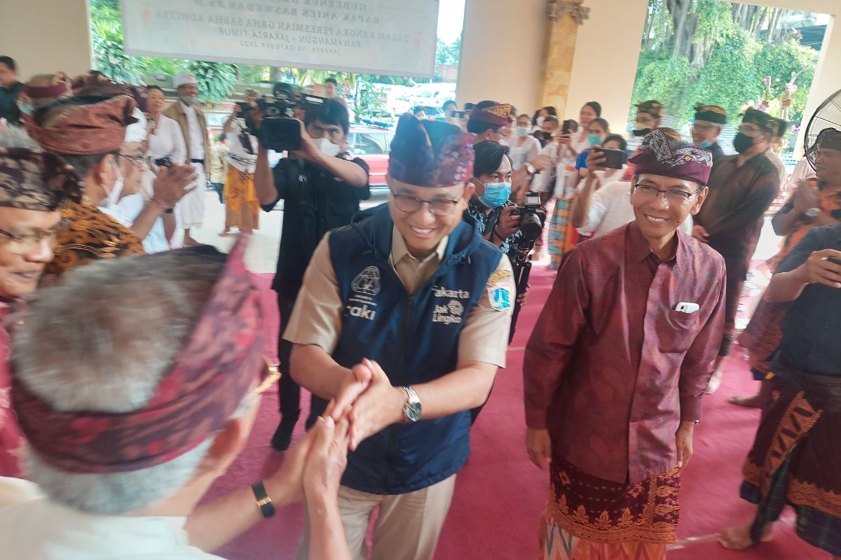 Gubernur DKI Jakarta Anies Baswedan saat mengunjungi Grha Sabha Adhitya di Rawamangun, Pulogadung, Jakarta Timur, Senin (10/10/2022) sore.