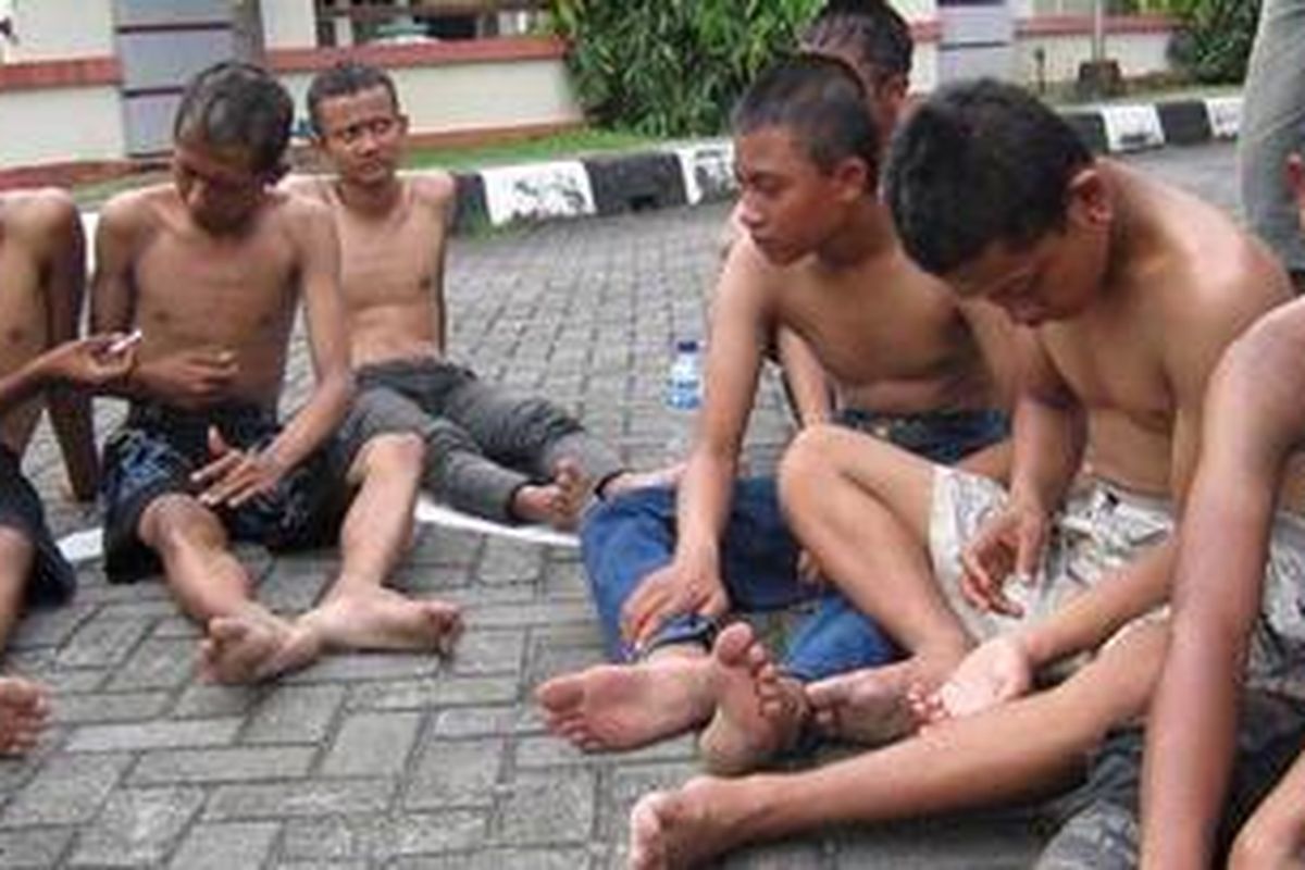 Yetuk odamlar qidirmoqda