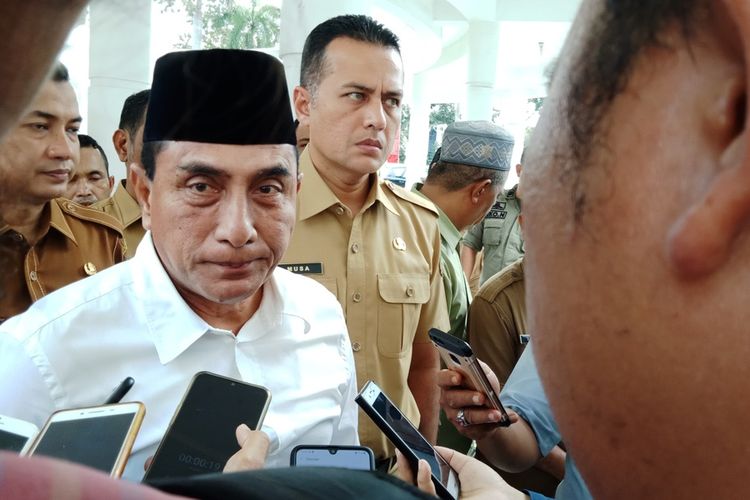 Gubernur Sumatera Utara Edy Rahmayadi menjawab pertanyaan wartawan di kantor gubernur, Selasa (31/12/2019)