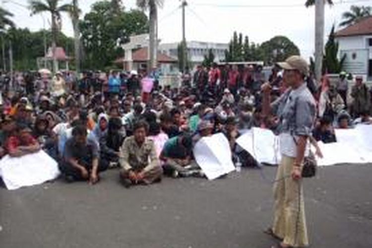 Salah satu aksi unjuk rasa yang pernah digelar petani Bengkulu di halaman kantor Gubernur Bengkulu