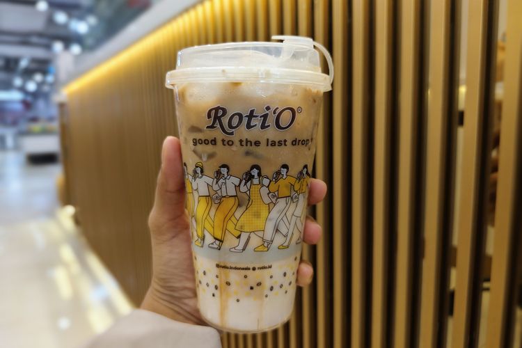 Roti'O launched Butterscotch Latte and Fruity Pastry variants, Transmart Cilandak, South Jakarta, Tuesday (24/12/2024). 