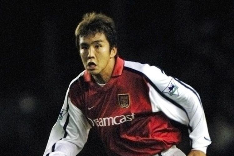 Junichi Inamoto saat masih memperkuat Arsenal.