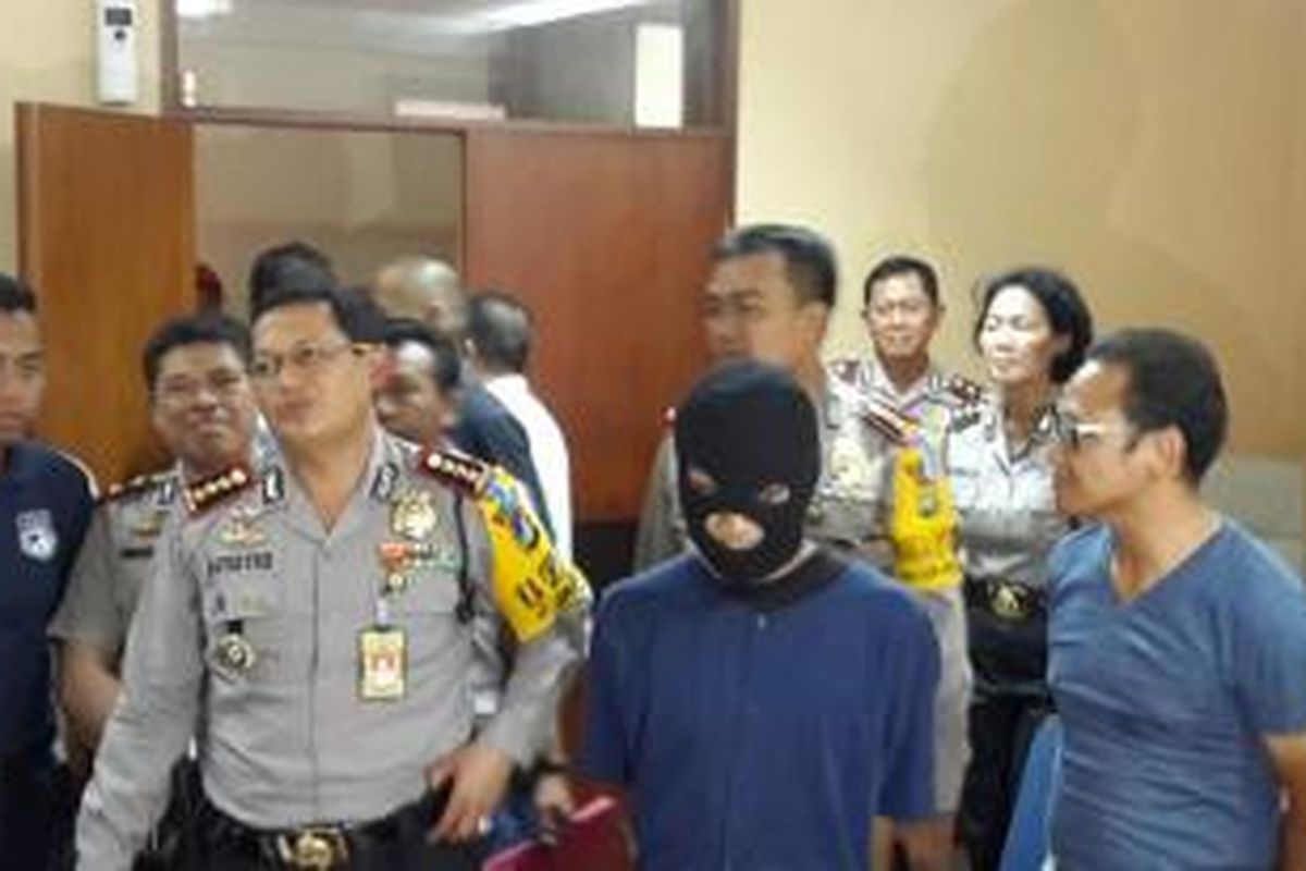 Kapolres Metro Jakarta Utara Komisaris Besar Susetio Cahyadi merilis kasus pembacokan di Sunter Jaya, Minggu (3/1/2016).