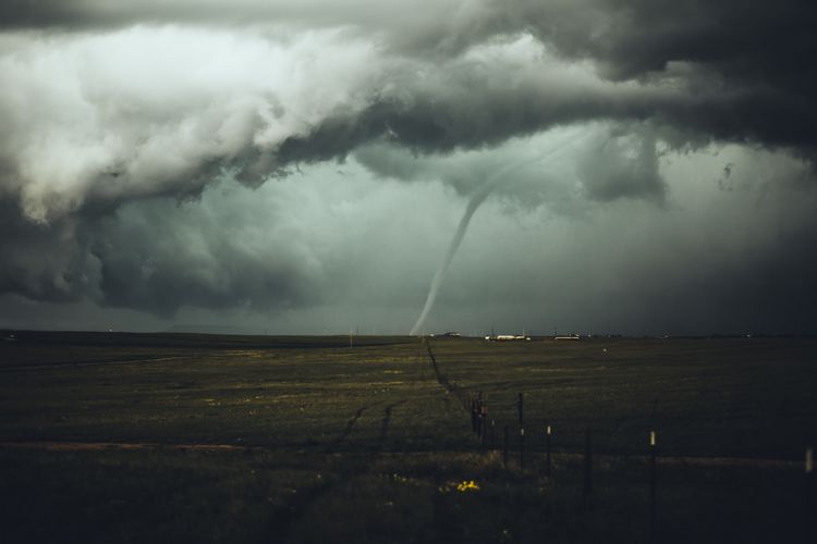 Ilustrasi tornado.