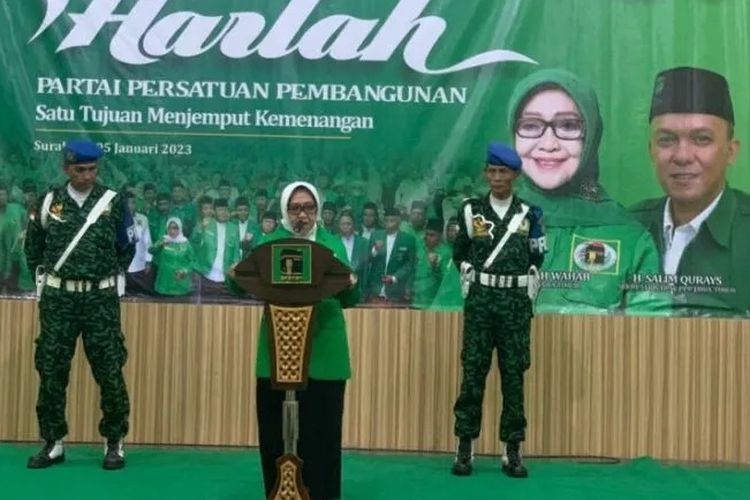 Ketua Partai Persatuan Pembangunan (PPP) Jatim Mundjidah Wahab memberi sambutan saat peringatan Harla ke-50 PPP, di Surabaya, Kamis (5/1/2023). ANTARA/HO- DPW PPP Jatim