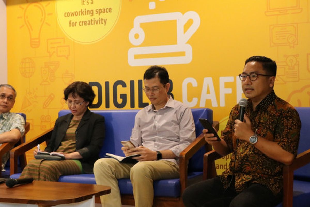 UGM menggelar konferensi pers menanggapi banyaknya kejadian sakit dan meninggalnya petugas dalam Pemilu 2019 di Digilib Café Fisipol UGM, Yogyakarta, Kamis (10/5/2019). 