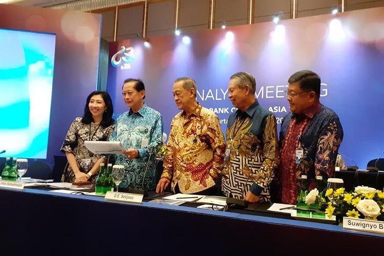Jajaran direksi Bank BCA saat memaparkan kinerja bank bersandi saham BBCA tersebut sepanjang tahun 2019 di Jakarta, Kamis (20/1/2020).