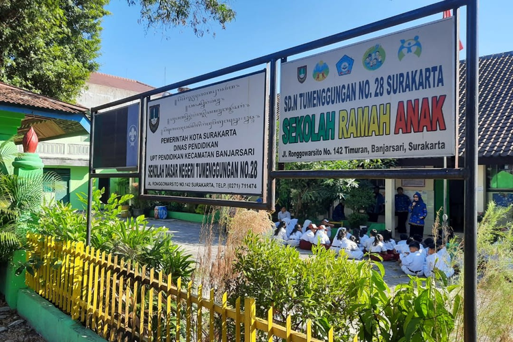 Suasana SDN Tumenggungan No 28 di Jalan Ronggowarsito No 142 Timuran, Banjarsari, Solo, Jawa Tengah, Senin (17/7/2023).