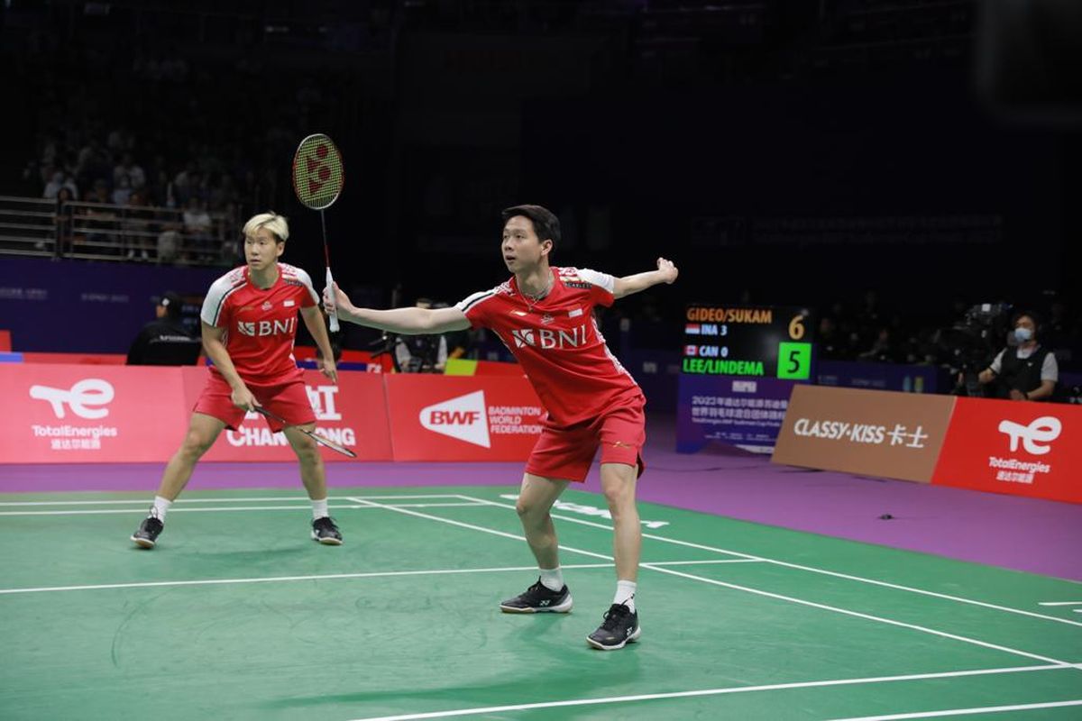 Marcus Fernaldi Gideon/Kevin Sanjaya Sukamuljo saat mewakili Indonesia pada laga perdana Grup B Piala Sudirman 2023 melawan Kanada di Lapangan 1 Suzhou Olympic Sports Centre, Suzhou, China, Senin (15/5/2023) siang WIB. Terkini, Marcus/Kevin menang pada babak pertama Thailand Open 2023, Rabu (31/5/2023).