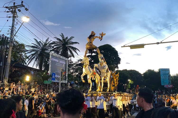Pawai Ogoh-ogoh Warnai Perayaan Nyepi di Buleleng Bali