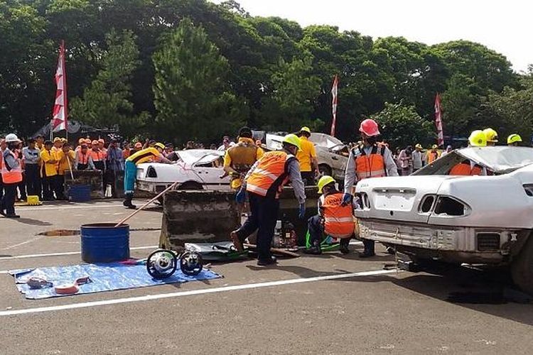 Proses perlombaan pelayanan lalu lintas dalam rangka hari jadi Jasa Marga ke-39 di Bumi Perkemahan Cibubur, Rabu (8/3/2017).