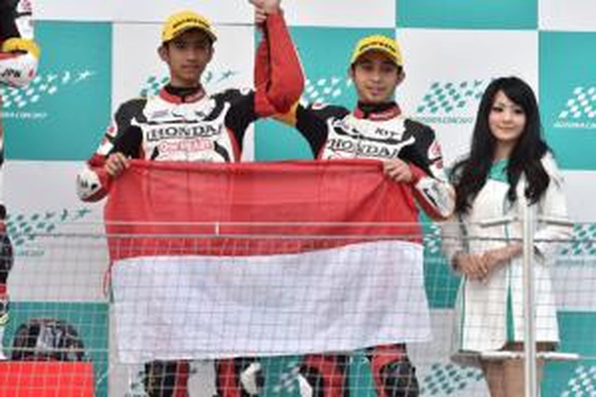 Andi Gilang dan Aditya Pangestu naik podium di balap Suzuka Endurance 2-Hours.