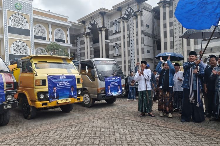 Kekeringan Melanda Bangkalan, AHY Salurkan 80.000 Liter Air Bersih untuk Ponpes dan Desa