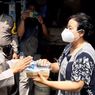 HUT ke-73 Polwan, Polisi Bagikan 1.200 Kotak Makan Siang ke Daerah Kumuh di Jaktim