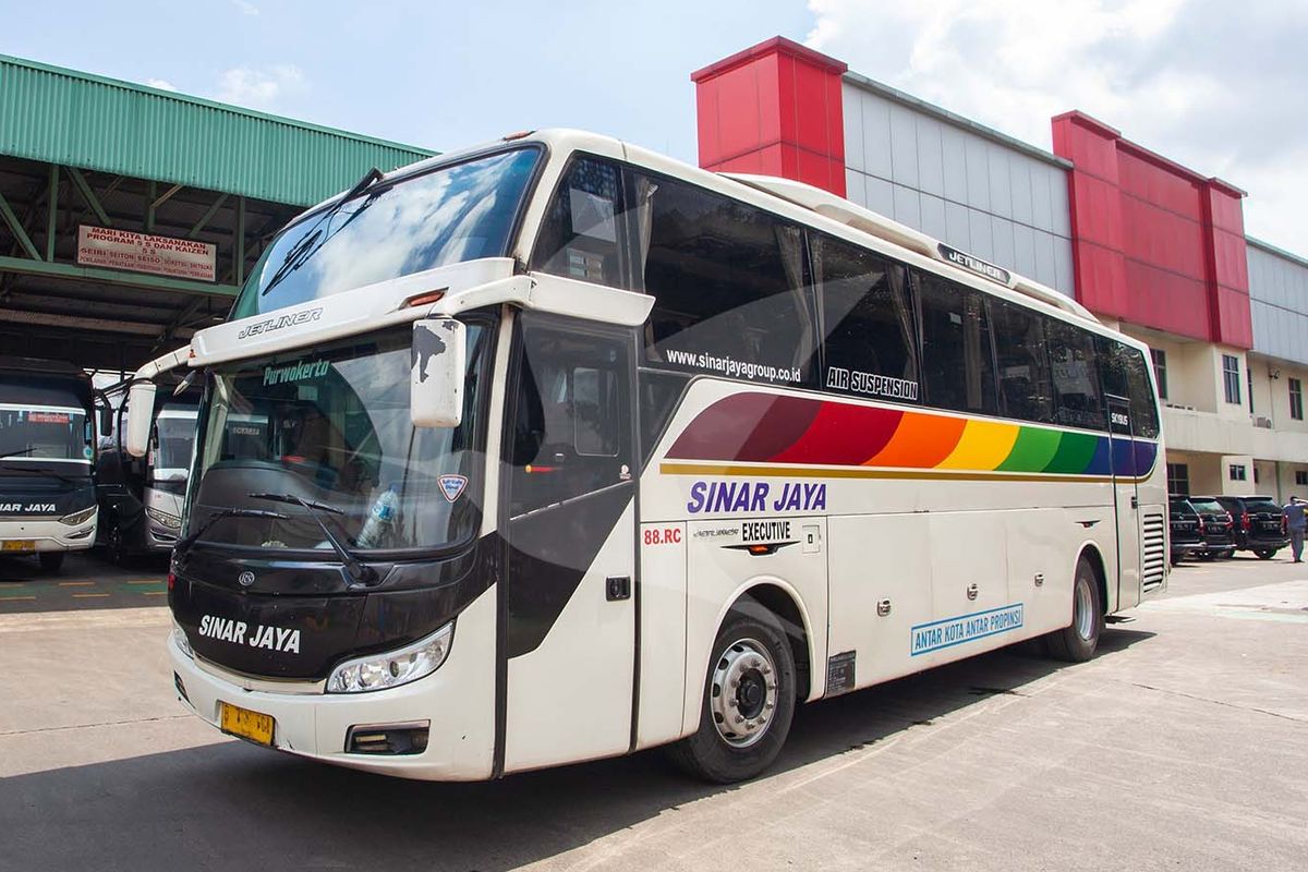 Bus kelas eksekutif PO Sinar Jaya