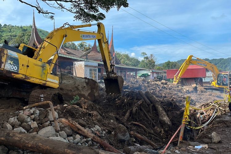 Titik Terang Pencarian Korban Galodo Solok, Anjing Pelacak Temukan Barang Pribadi Agusral