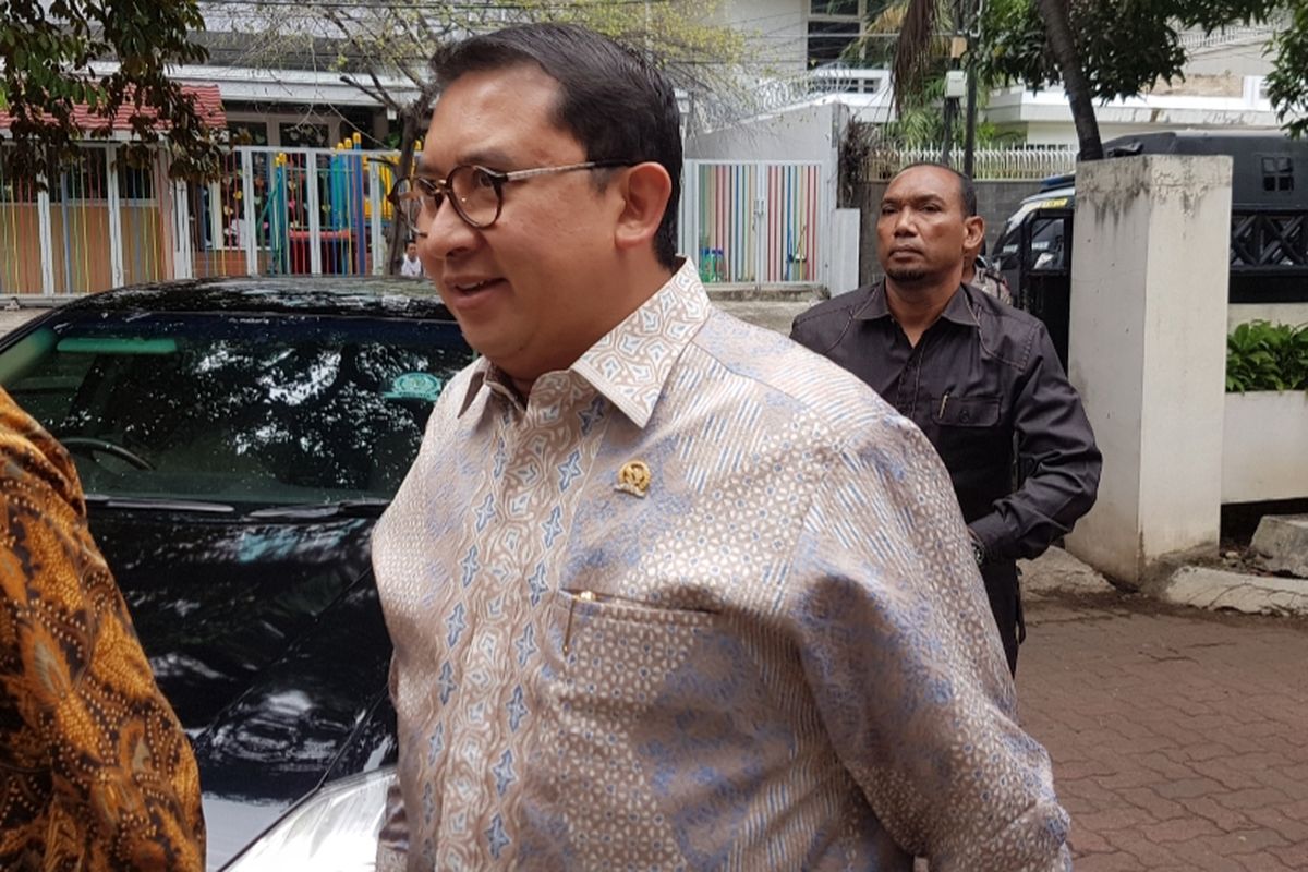 Fadli Zon datang ke Bawaslu DKI Jakarta untuk memenuhi undangan klarifikasi, Senin (18/3/2019)