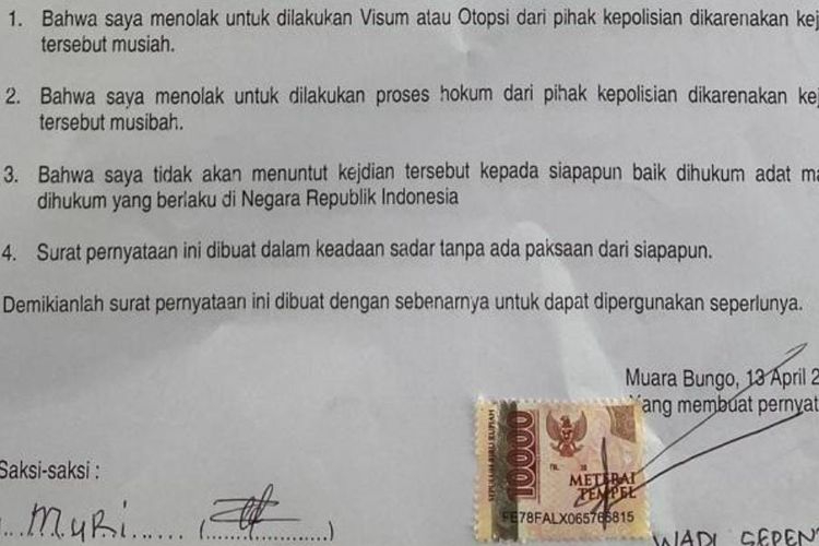 Surat pernyataan dari keluarga korban yang menolak otopsi, Sabtu (13/4/2024) di Kecamatan Limbur Lubuk Mengkuang, Kabupaten Bungo, Jambi