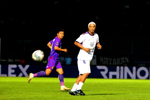 Iwan Fals Puji Ronaldinho Saat Main Bola di Rans Nusantara: Tetap Senyum Walau Ngos-ngosan