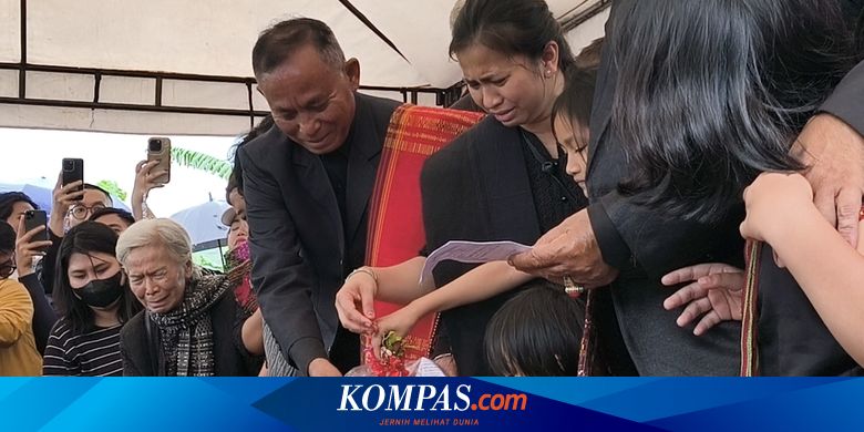 Isak Tangis dan Pesan Perpisahan dalam Pemakaman Staf KBRI Peru Zetro