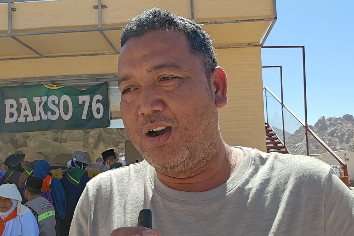Ipang Hambali, pengelola Bakso 76 di Madinah.