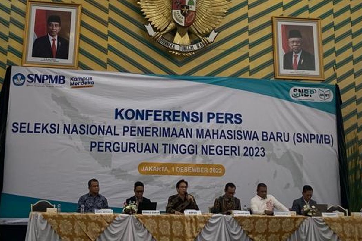 Konferensi pers terkait Seleksi Nasional Penerimaan Mahasiswa Baru (SNPMB) 2023 di Gedung Kemendikbud Ristek, Kamis (1/12/2022).