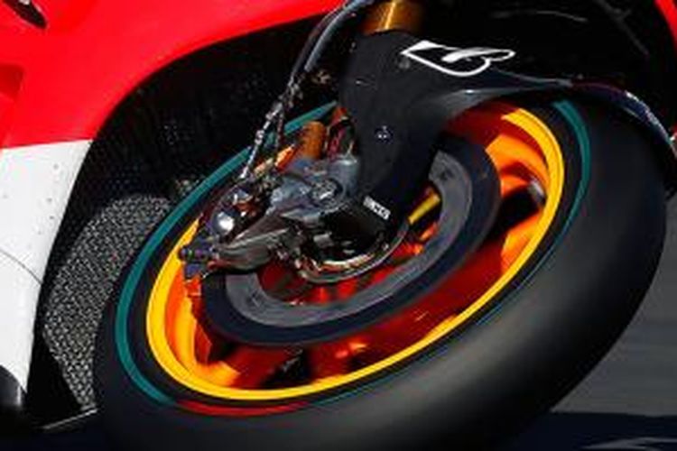 Semua pebalap MotoGP diizinkan memilih menggunakan cakram rem berukuran 340 mm.