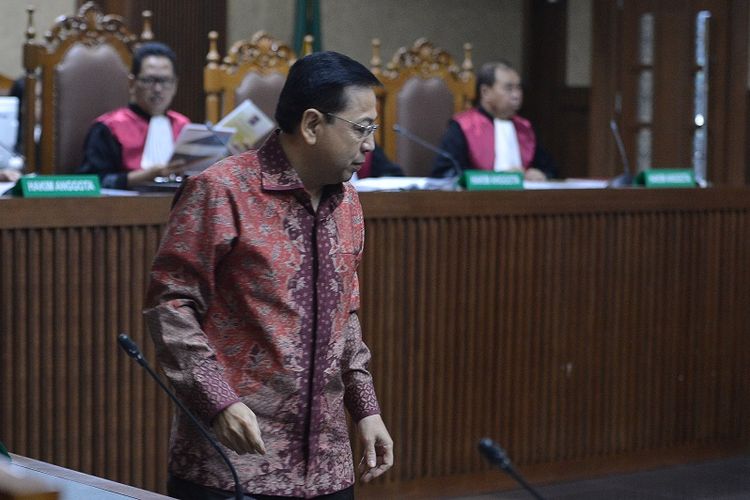 Terdakwa Kasus Korupsi Pengadaan KTP elektronik Setya Novanto mengikuti sidang lanjutan di Pengadilan Tipikor, Jakarta, Jumat (13/4). Sidang tersebut mengagendakan pembacaan nota pembelaan (pledoi) dari terdakwa dan penasehat hukum. 