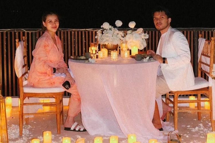 Rayakan Satu Tahun Pernikahan, Thariq Halilintar Beri Kado Mobil untuk Aaliyah Masaid