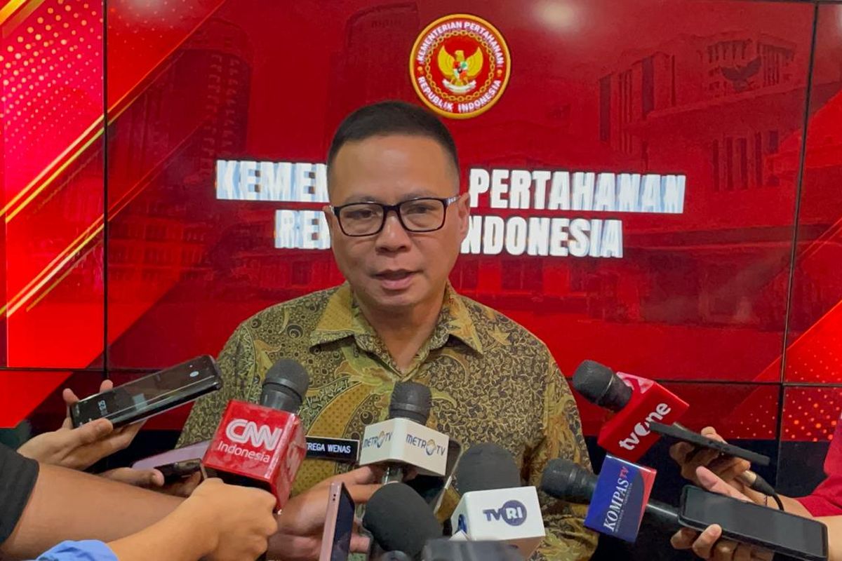 Kepala Biro Infohan Setjen Kemenhan RI, Brigjen TNI Frega Wenas Inkiriwang di Gedung Kemenhan RI, Jakarta, Jumat (13/6/2025).