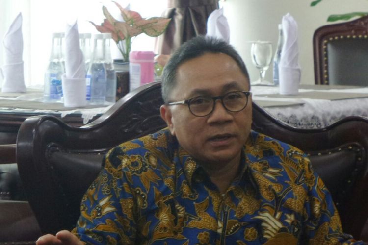 Ketua MPR RI Zulkifli Hasan di Kompleks Parlemen, Senayan, Jajarta, Kamis (10/8/2017).