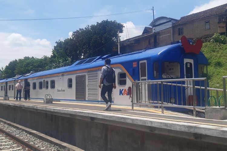 Klakson Panjang Tak Digubris, Emak-emak di Solo Terobos Rel hingga Terseret KA Batara Kresna